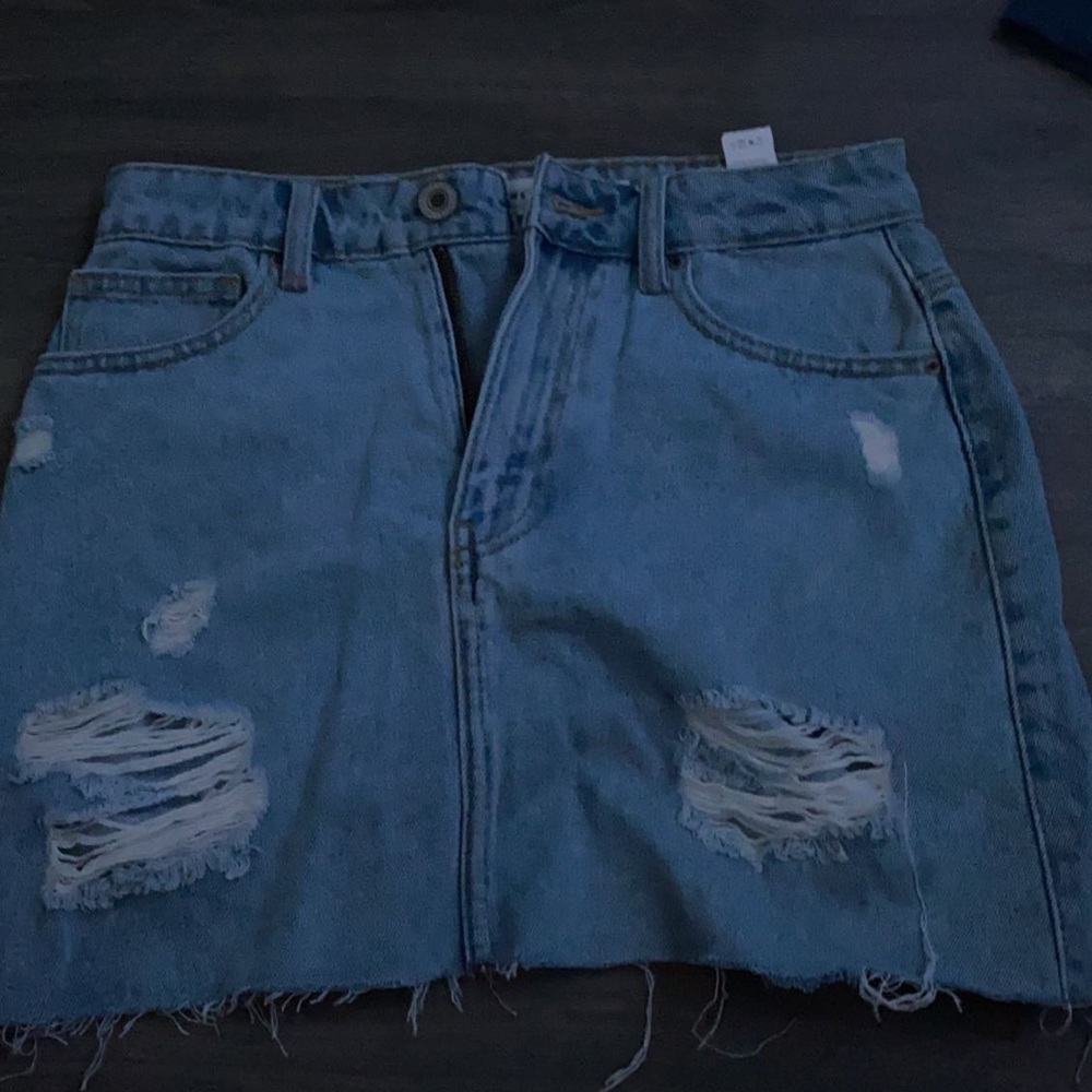 distressed denim skirt size small